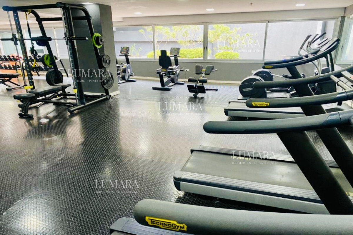 Apartamento ID.2731 - Venta de gran apartamento de 3 dormitorios con parrillero propio en Playa Brava, Punta del Este