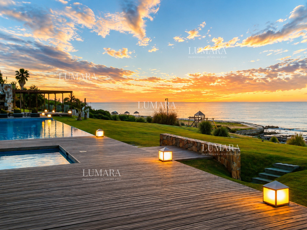 Apartamento ID.3588 - Excelente y amplio departamento duplex en venta de 3 dormitorios mas dependencia con parrillero, Punta Ballena