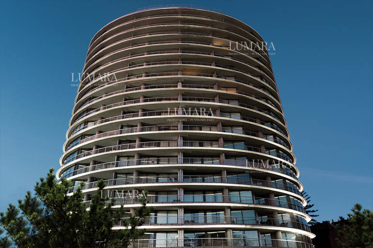 Apartamento ID.2699 - Excelente Apartamento de 2 Dormitorios en Alquiler - Punta del Este