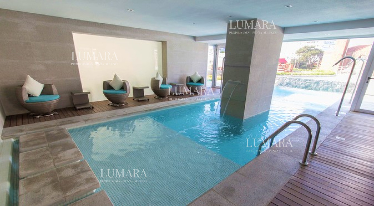 Apartamento ID.987 - Apartamento de 2 Dormitorios en Playa Brava con Vista al Mar - Venta