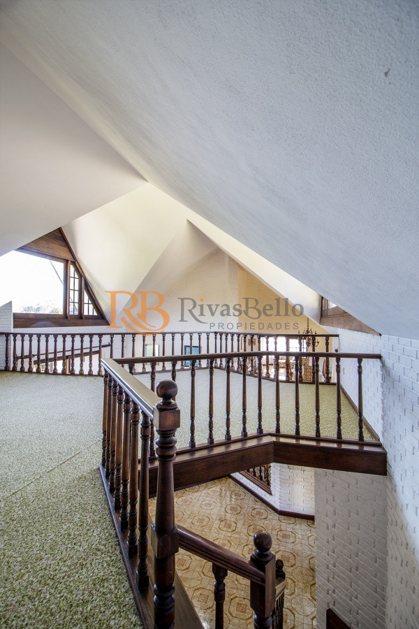 Casa ID.72 - Venta de Casa de 4 Dormitorios y Piscina con gran parque en Playa Mansa, Punta del Este