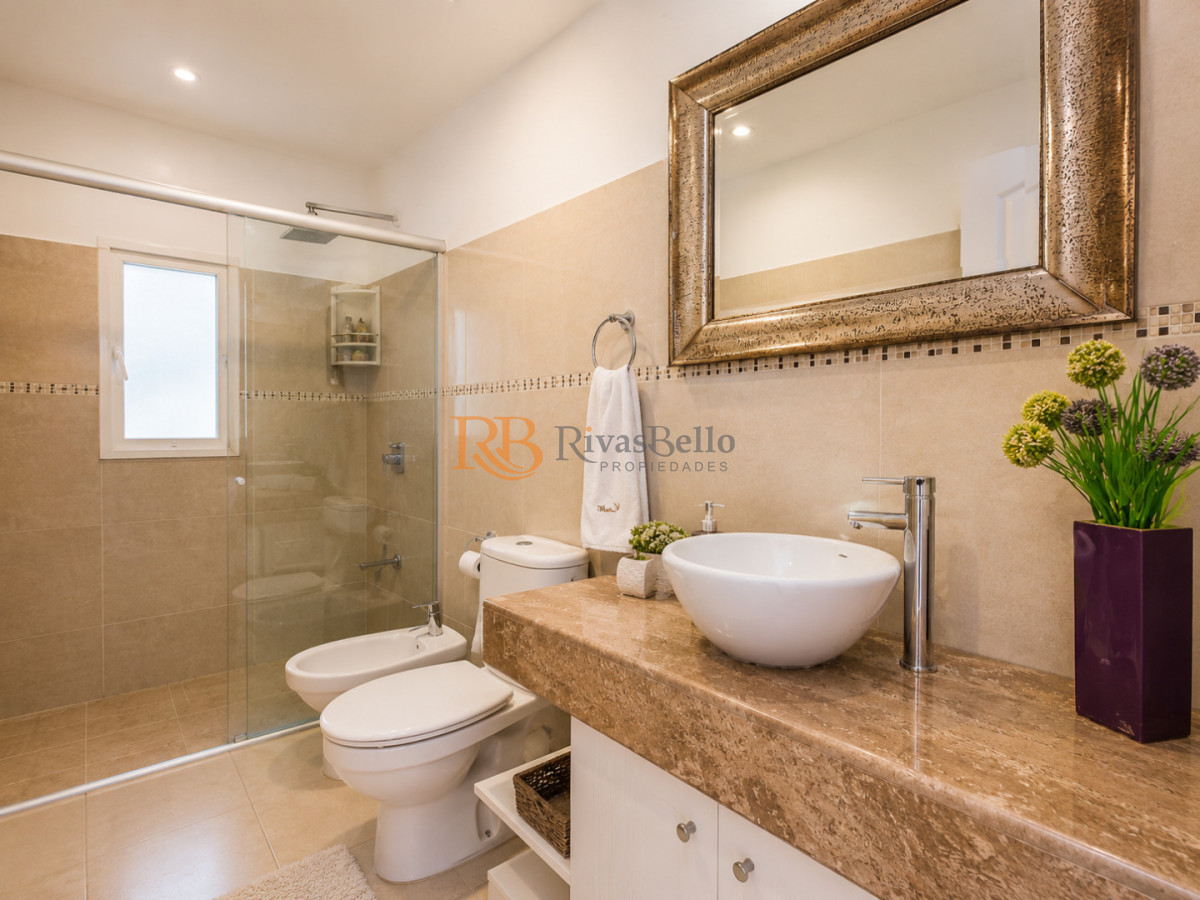 Casa ID.69 - Excelente Casa de 5 Dormitorios en Barrio Privado La Arbolada, Punta del Este