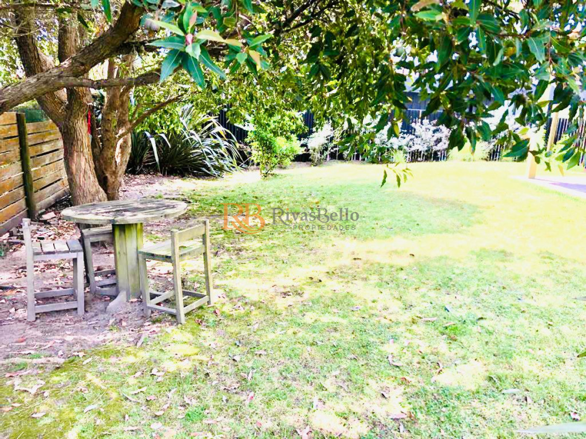 Casa ID.78 - Venta de casa amplia de construcción sólida sobre primera fila de Mar en La Juanita, José Ignacio