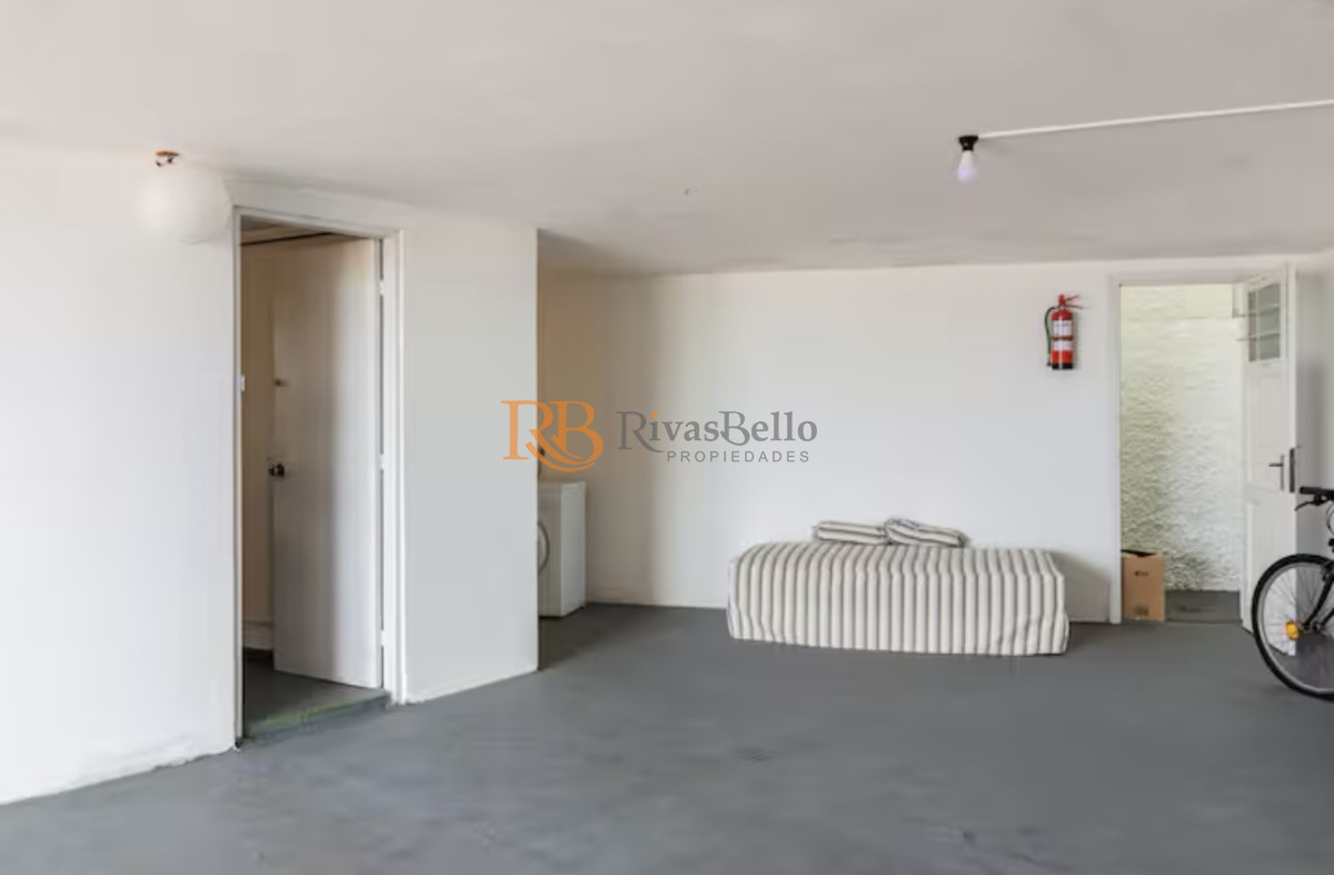 Casa ID.71 - Gran Casa en Venta sobre el Mar de 5 Dormitorios y Dependencia en Península, Punta del Este