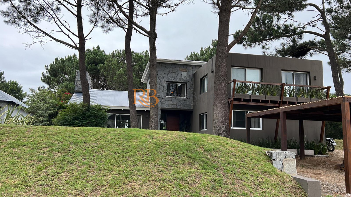 Casa ID.46 - Excelente casa moderna de 4 Dormitorios más dependencia en barrio privado Pinar del Faro, José Ignacio 