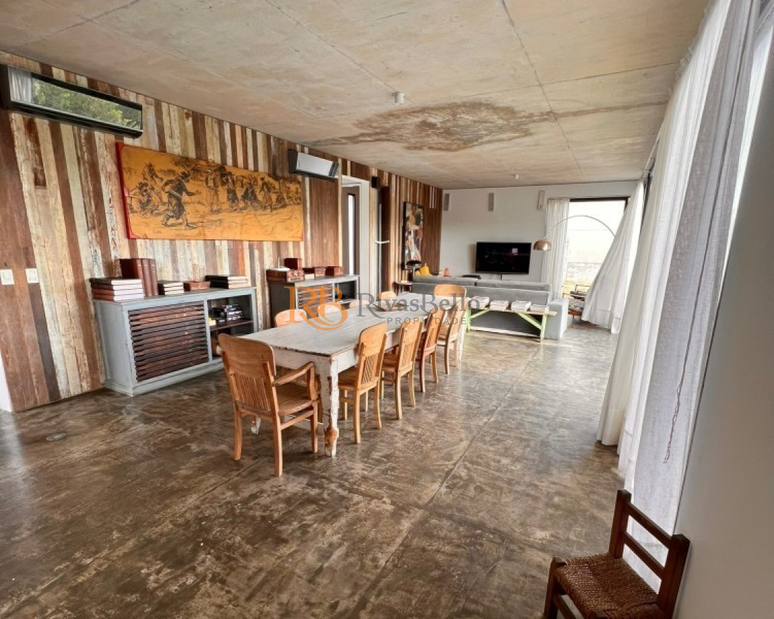Casa ID.74 - Venta y alquiler temporario de maravillosa casa a pasos del Mar con cinco dormitorios en suite, Punta Piedras, Manantiales