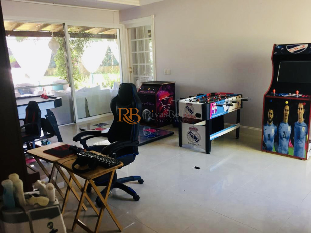 Casa ID.69 - Excelente Casa de 5 Dormitorios en Barrio Privado La Arbolada, Punta del Este