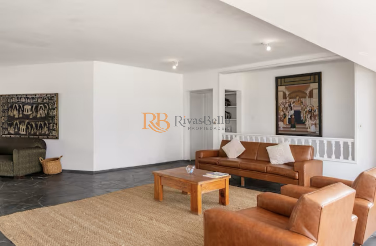 Casa ID.71 - Gran Casa en Venta sobre el Mar de 5 Dormitorios y Dependencia en Península, Punta del Este