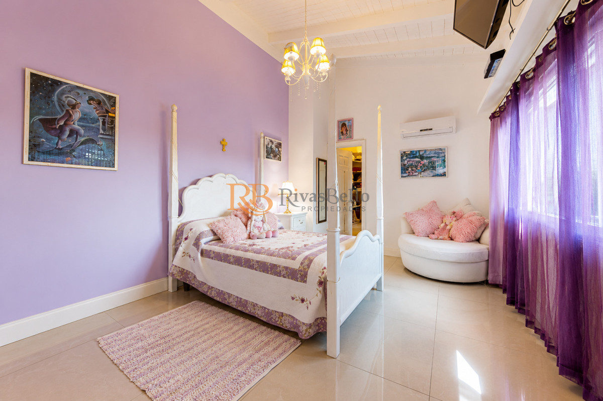 Casa ID.69 - Excelente Casa de 5 Dormitorios en Barrio Privado La Arbolada, Punta del Este