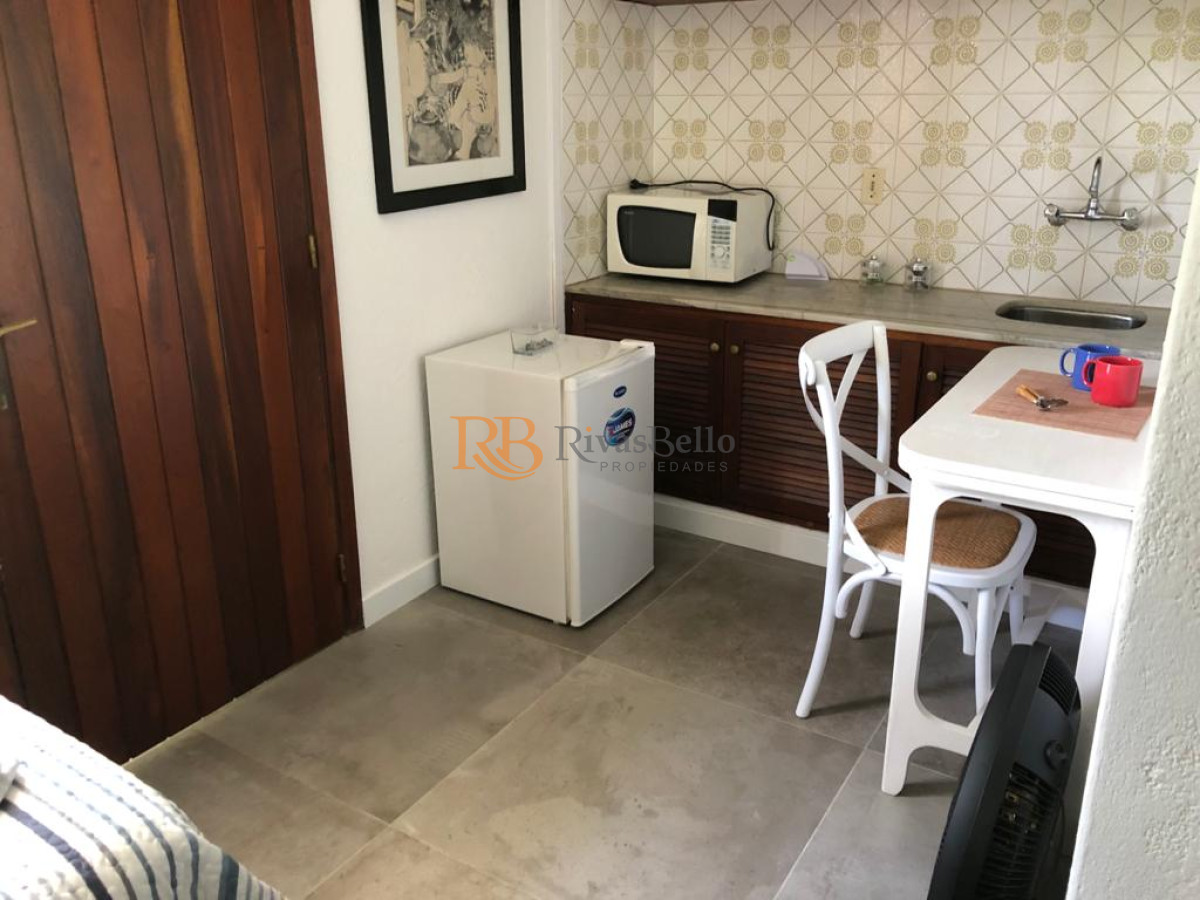 Casa ID.57 - Excelente Casa de 7 Dormitorios, Piscina, Barbacoa y Dependencia en Punta del Este