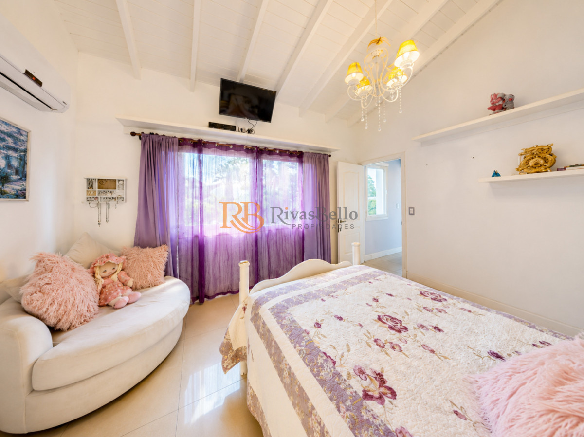 Casa ID.69 - Excelente Casa de 5 Dormitorios en Barrio Privado La Arbolada, Punta del Este