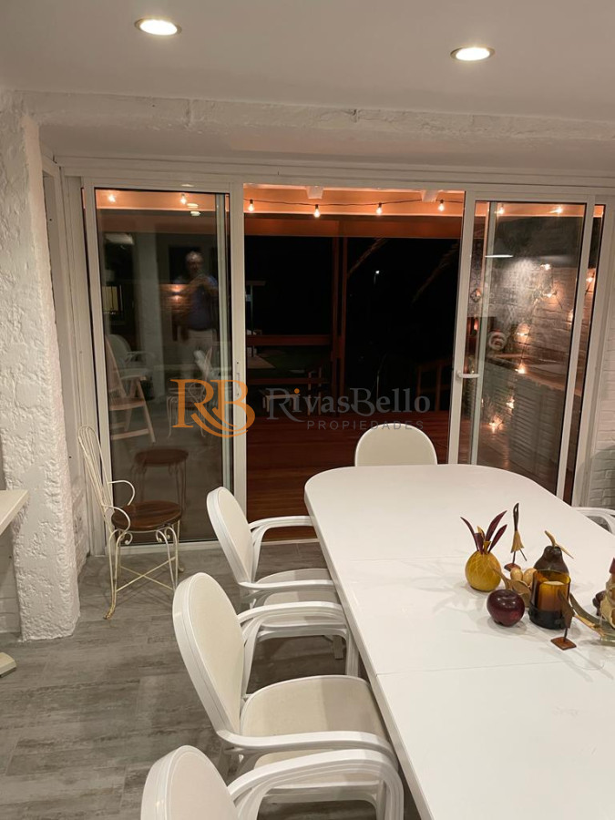 Casa ID.79 - Excelente Casa de 4 Dormitorios y Piscina a una Cuadra del Mar 