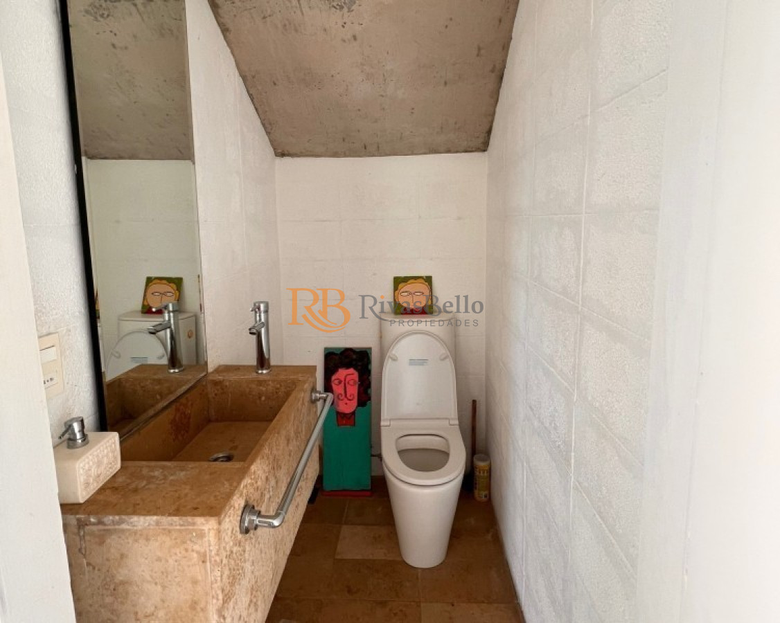 Casa ID.74 - Venta y alquiler temporario de maravillosa casa a pasos del Mar con cinco dormitorios en suite, Punta Piedras, Manantiales
