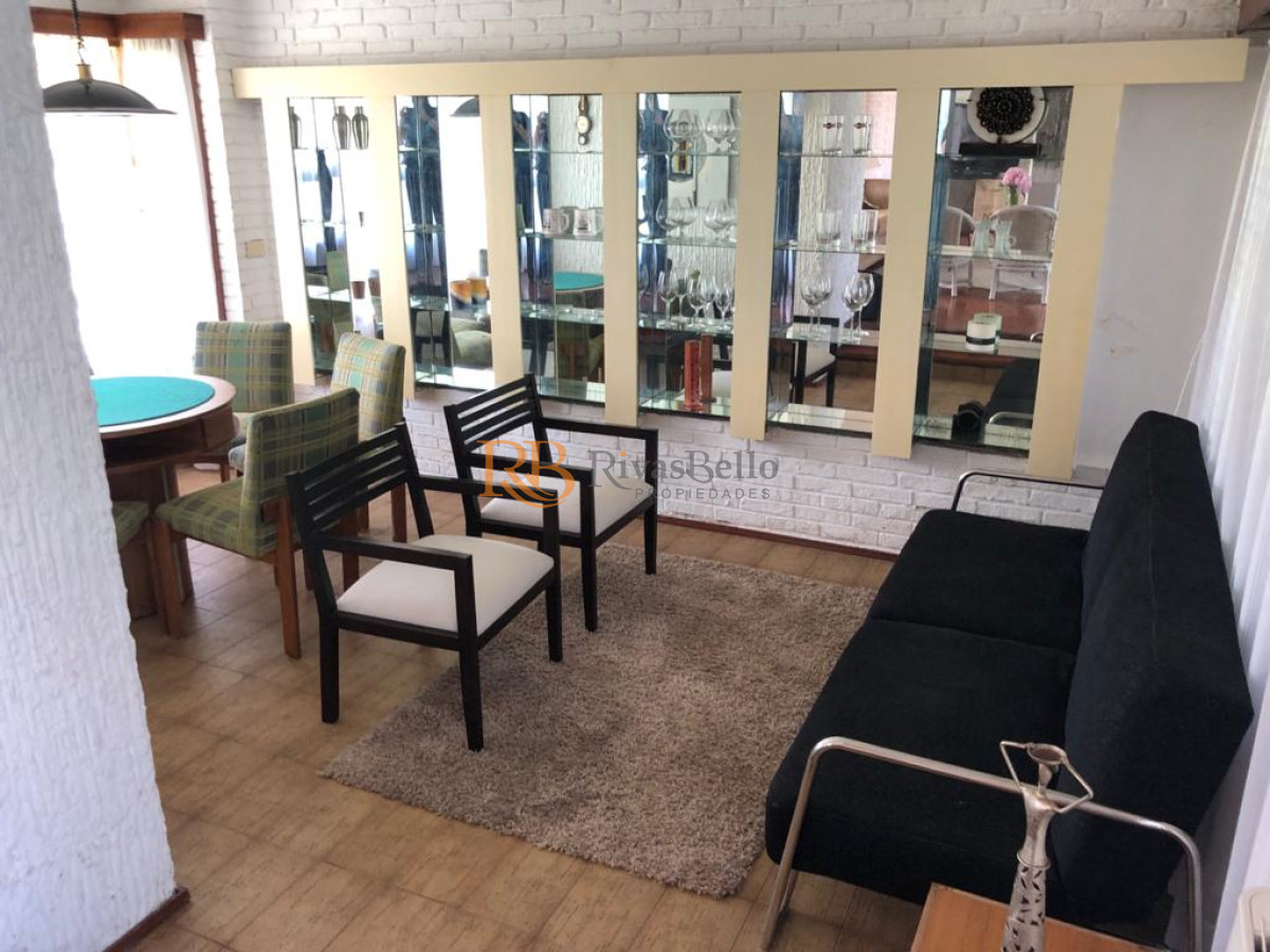 Casa ID.57 - Excelente Casa de 7 Dormitorios, Piscina, Barbacoa y Dependencia en Punta del Este