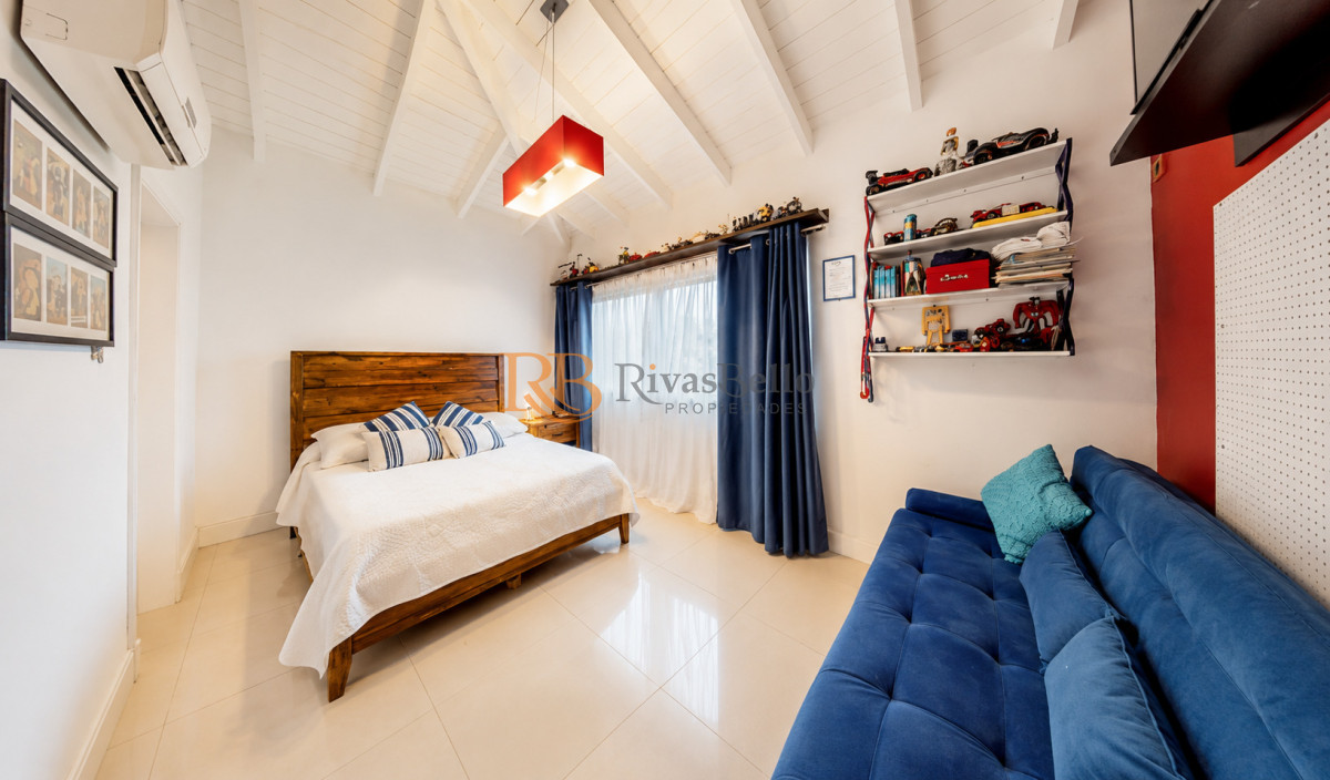 Casa ID.69 - Excelente Casa de 5 Dormitorios en Barrio Privado La Arbolada, Punta del Este