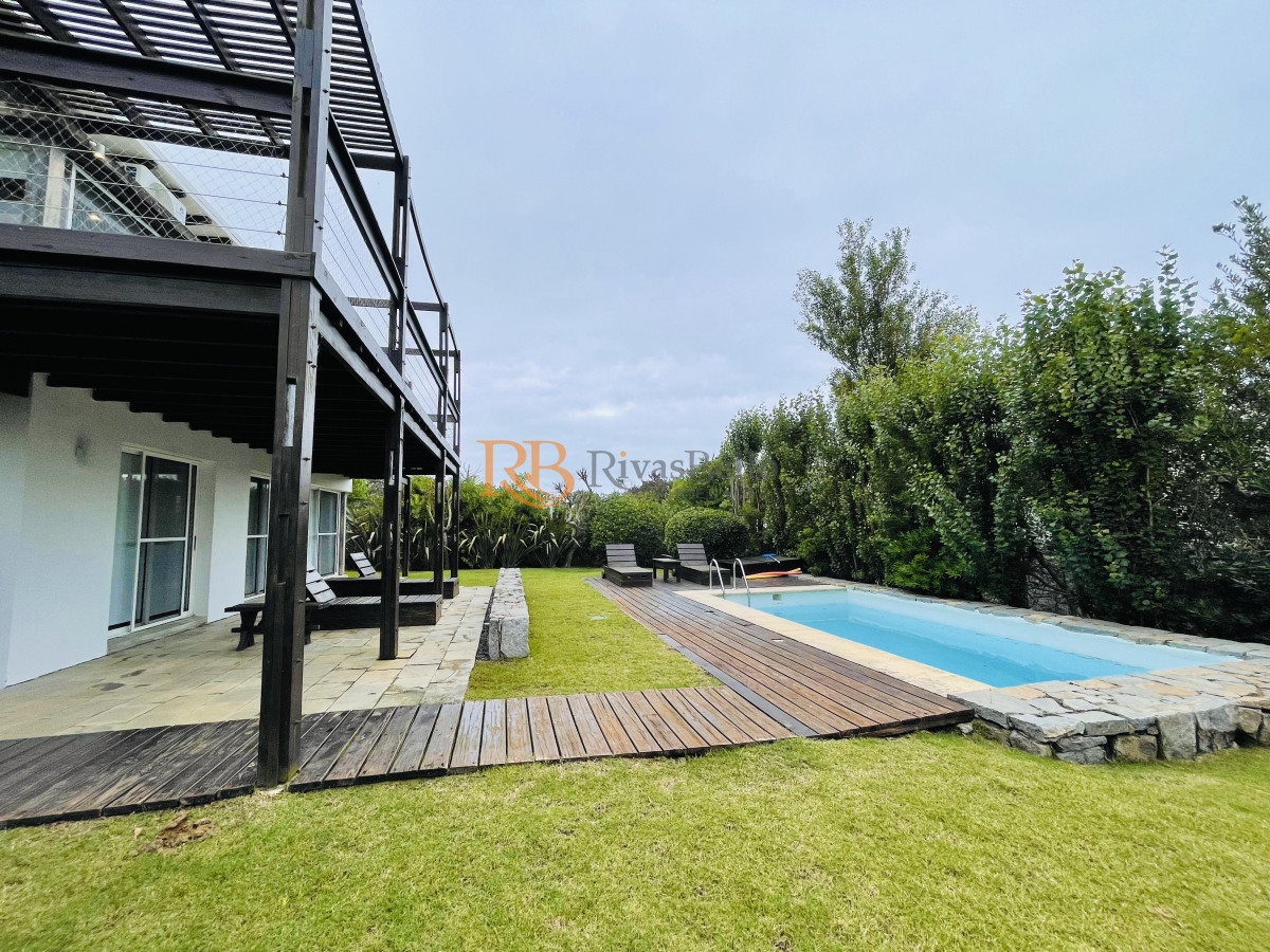 Casa ID.56 - Excelente Casa de 5 Dormitorios en Manantiales, Punta del Este