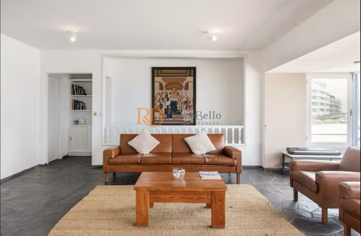 Casa ID.71 - Gran Casa en Venta sobre el Mar de 5 Dormitorios y Dependencia en Península, Punta del Este