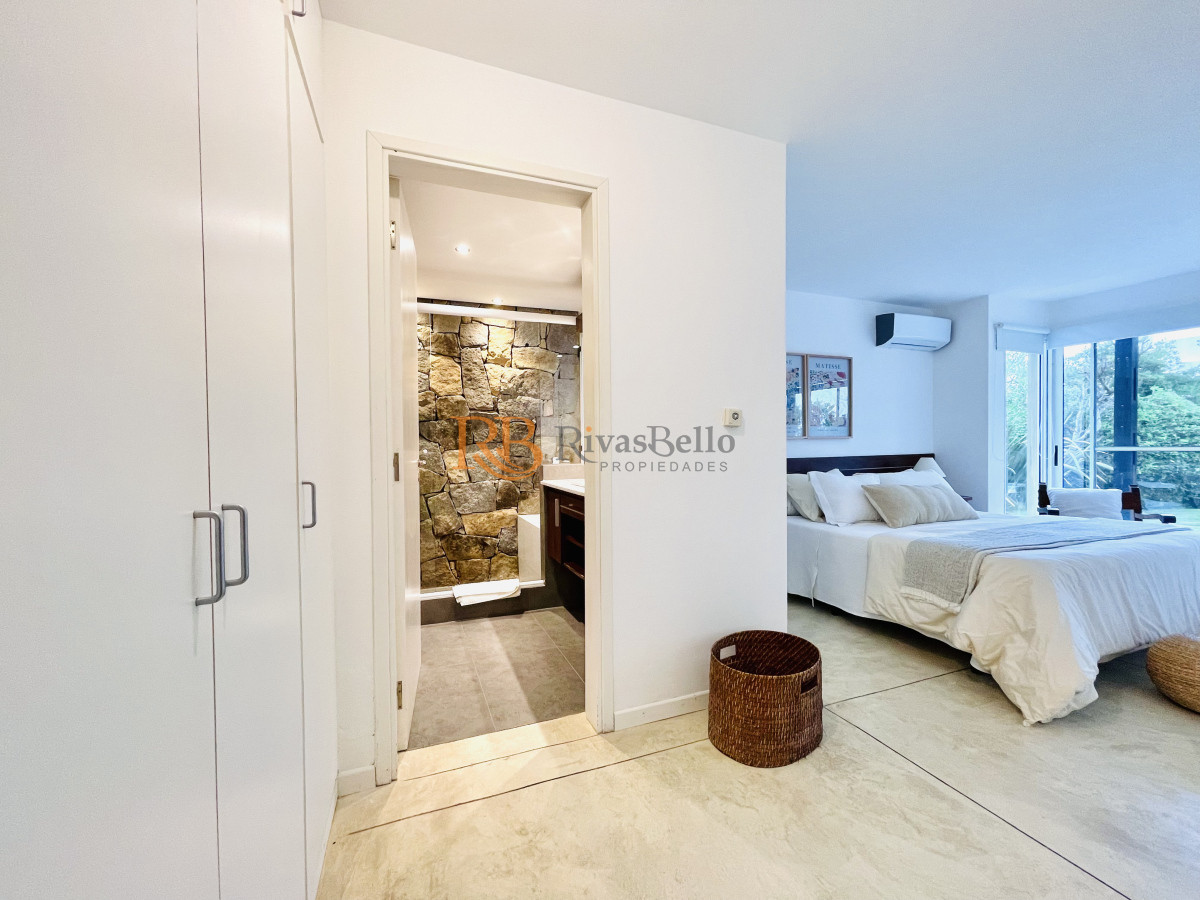 Casa ID.56 - Excelente Casa de 5 Dormitorios en Manantiales, Punta del Este