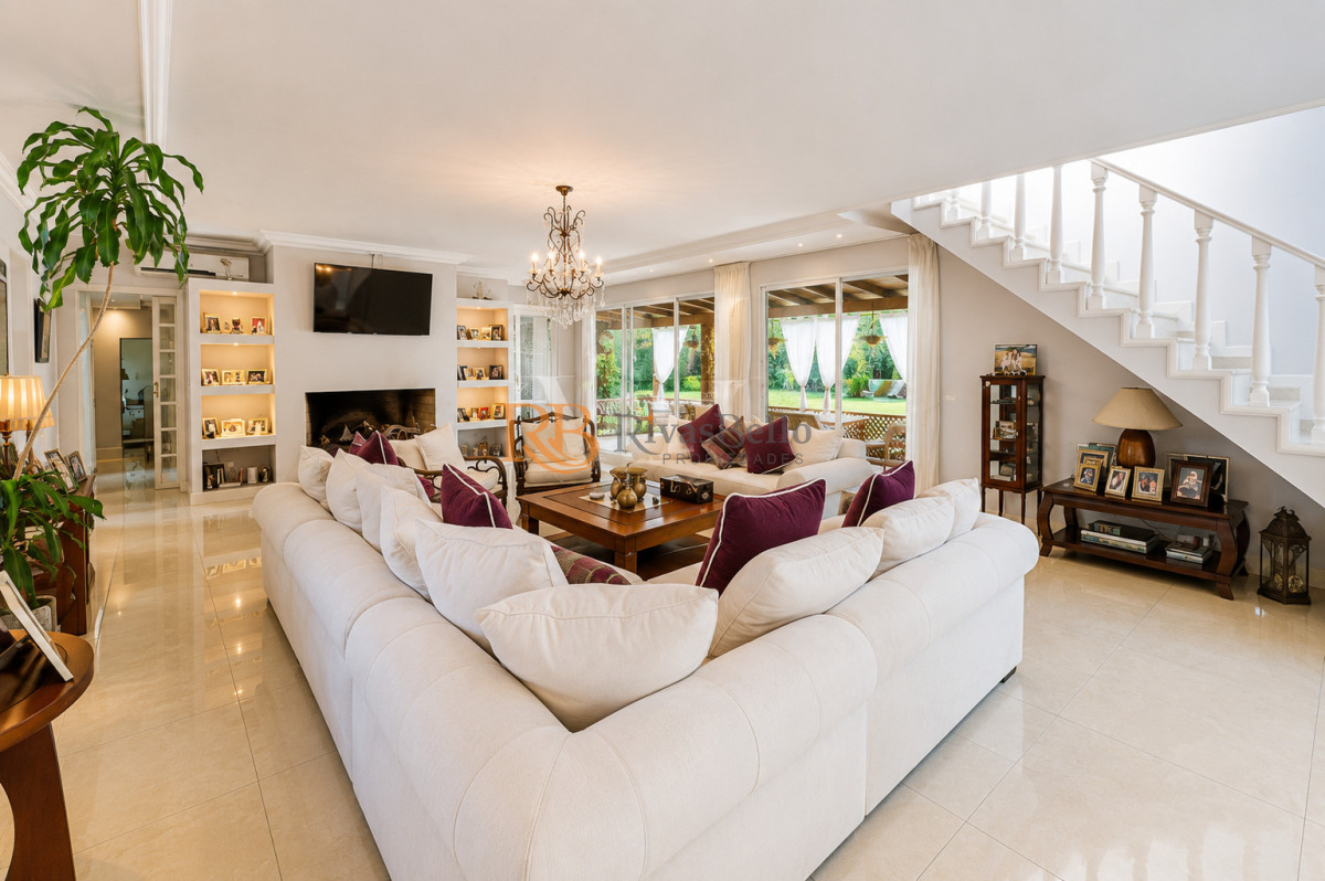 Casa ID.69 - Excelente Casa de 5 Dormitorios en Barrio Privado La Arbolada, Punta del Este