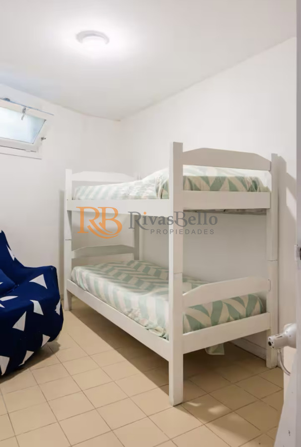 Casa ID.71 - Gran Casa en Venta sobre el Mar de 5 Dormitorios y Dependencia en Península, Punta del Este