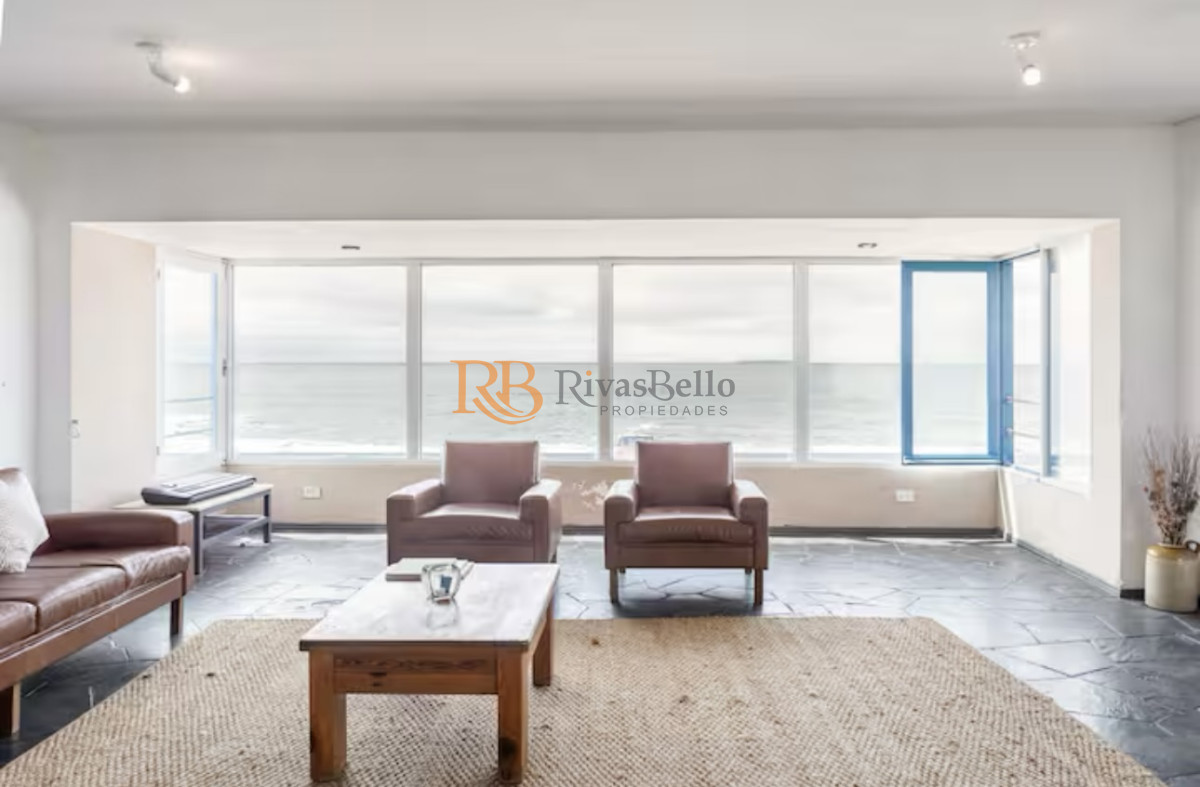Casa ID.71 - Gran Casa en Venta sobre el Mar de 5 Dormitorios y Dependencia en Península, Punta del Este