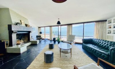 Gran Casa en Venta sobre el Mar de 5 Dormitorios y Dependencia en Península, Punta del Este