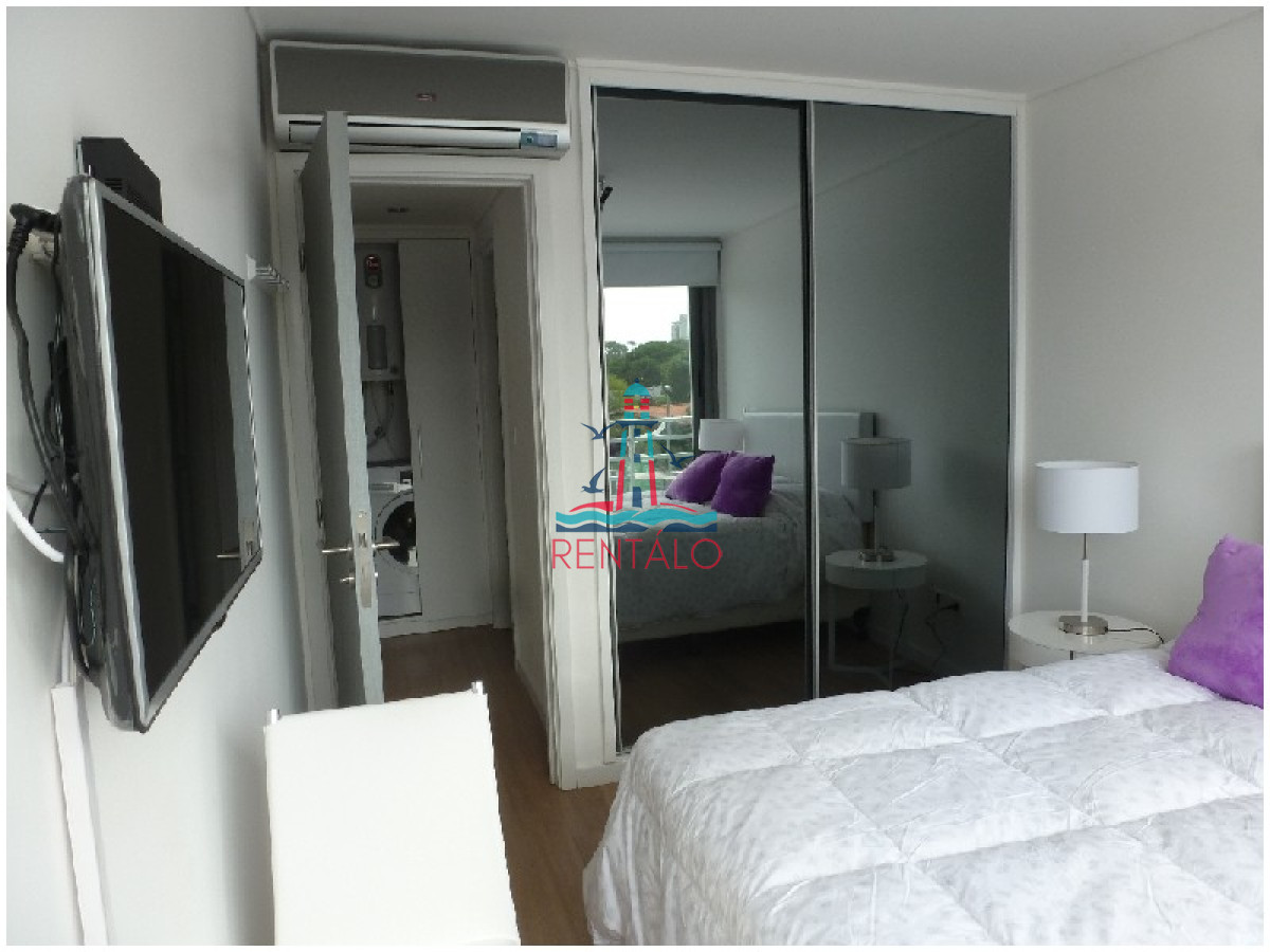 Apartamento ID.85 - Alquiler temporal de apartamento de dos dormitorios con dos baños en Playa Mansa, Punta del Este