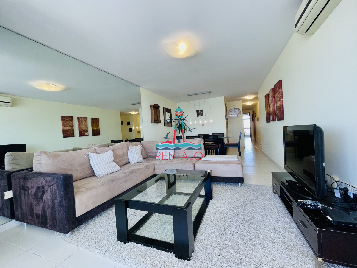 Apartamento ID.562 - Apartamento en alquiler en punta del este de 2 Dormitorios con Vista al Mar, Playa Mansa