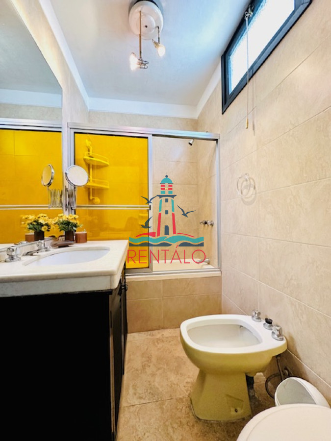 Apartamento ID.61 - Venta de apartamento de 3 dormitorios y 2 baños a metros del Mar en Playa Mansa