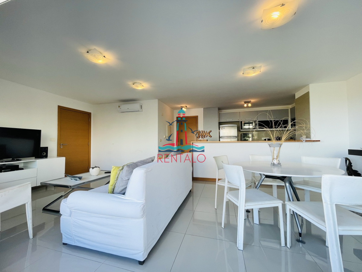 Apartamento ID.707 - Apartamento de 2 Dormitorios en Punta del este con Parrillero Frente a Playa Brava, Punta del Este