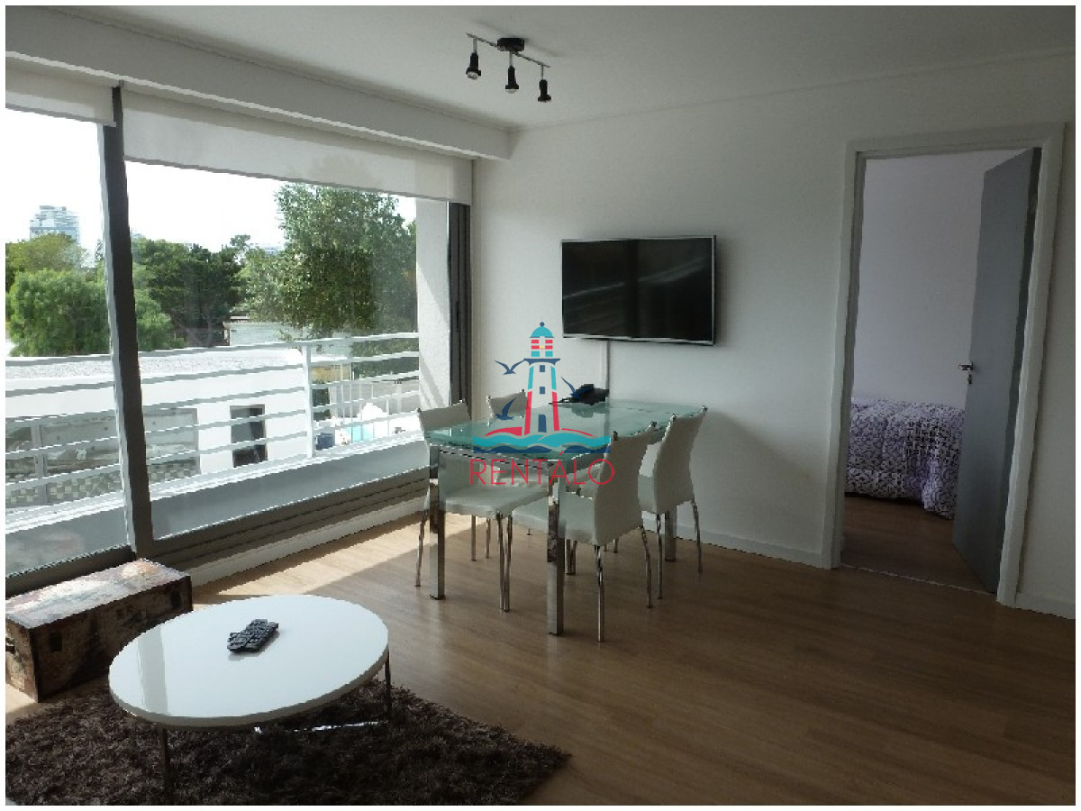 Apartamento ID.85 - Alquiler temporal de apartamento de dos dormitorios con dos baños en Playa Mansa, Punta del Este