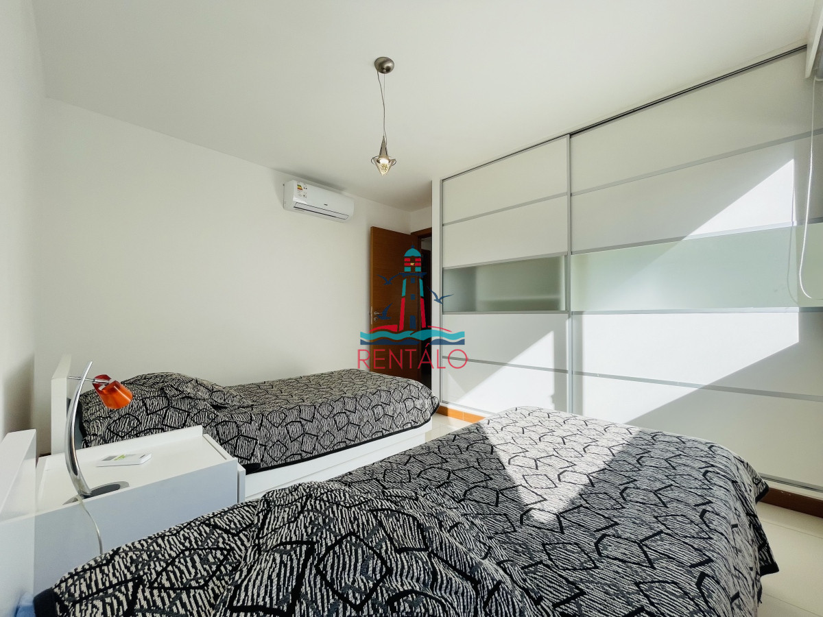 Apartamento ID.707 - Apartamento de 2 Dormitorios en Punta del este con Parrillero Frente a Playa Brava, Punta del Este