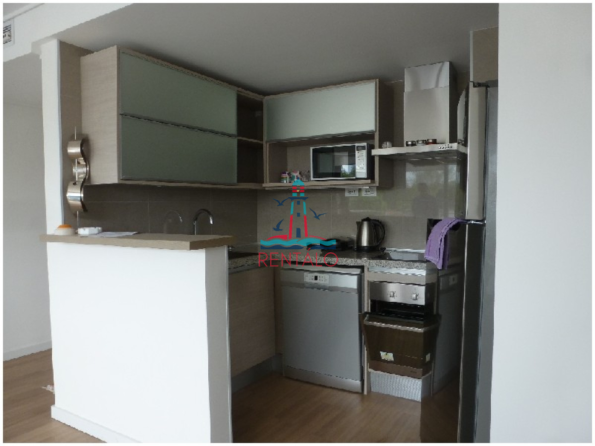 Apartamento ID.85 - Alquiler temporal de apartamento de dos dormitorios con dos baños en Playa Mansa, Punta del Este