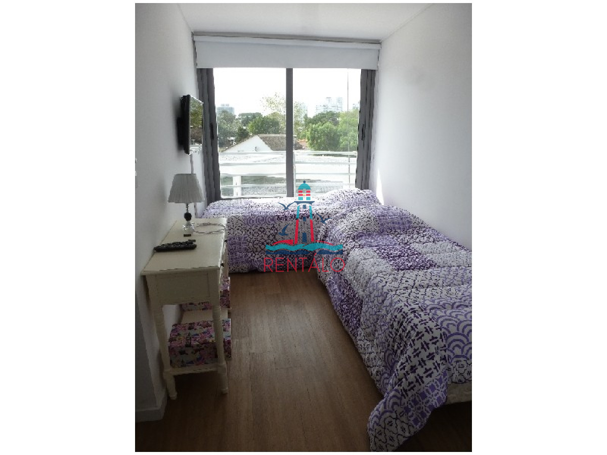 Apartamento ID.85 - Alquiler temporal de apartamento de dos dormitorios con dos baños en Playa Mansa, Punta del Este