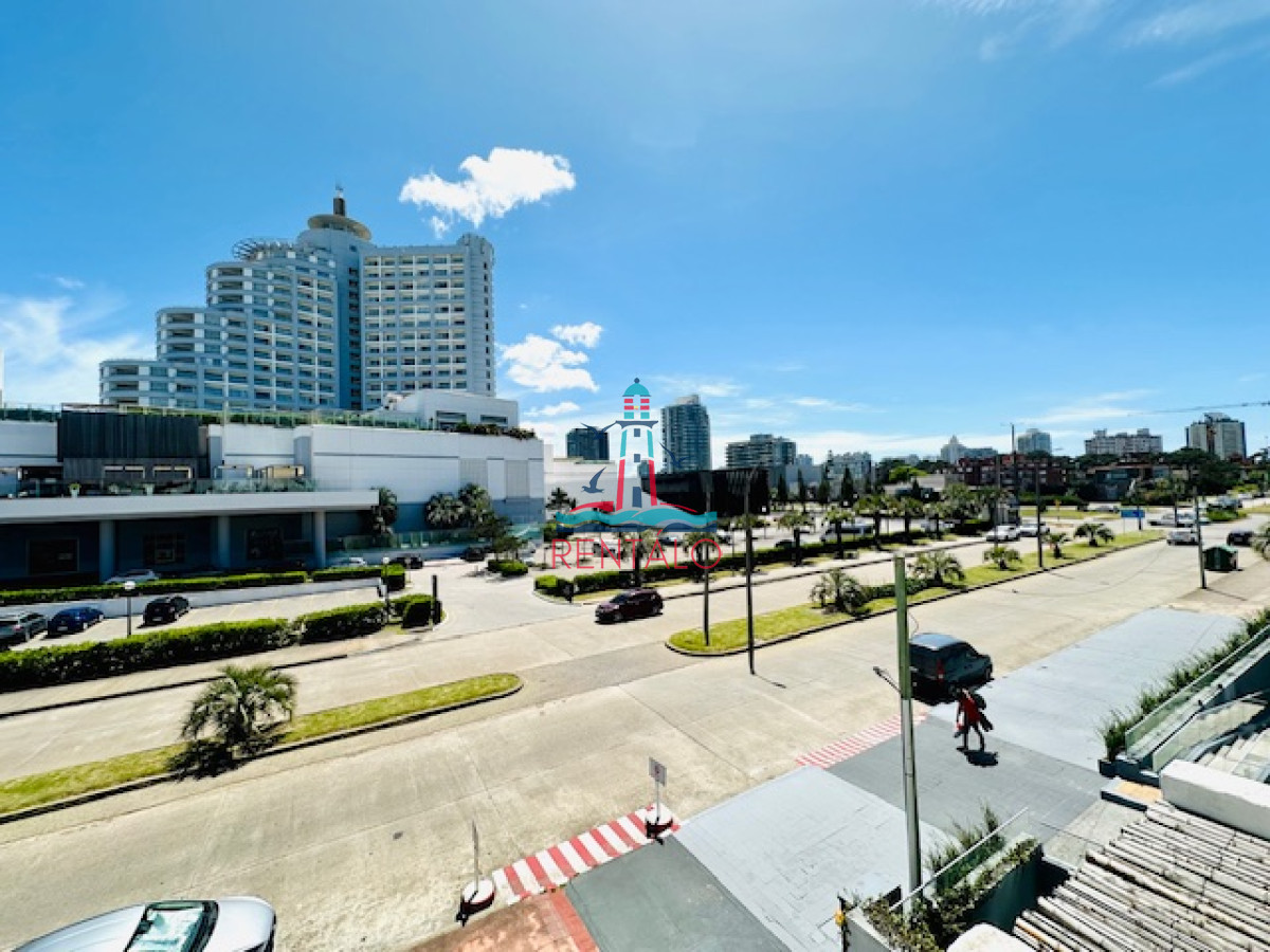 Apartamento ID.61 - Venta de apartamento de 3 dormitorios y 2 baños a metros del Mar en Playa Mansa