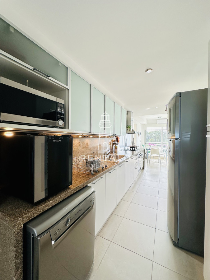 Apartamento ID.879 - Apartamento en venta 3 Dormitorios más Dependencia Punta del este playa brava, Torre Le Parc