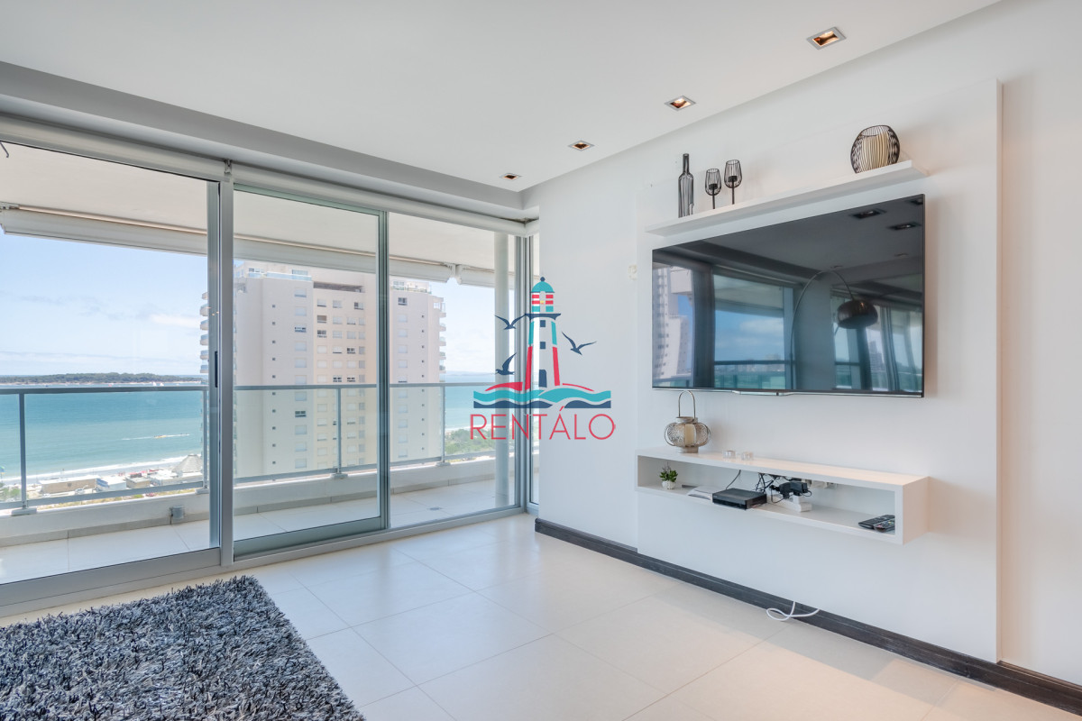 Apartamento ID.588 - Venta de Excelente Apartamento de 3 Dormitorios con Vista al Mar, Playa Mansa, Punta del Este