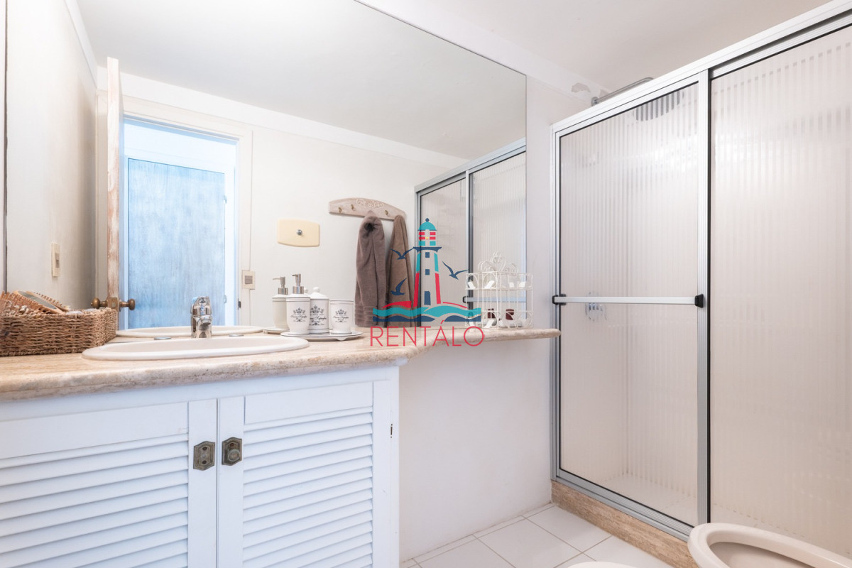 Apartamento ID.95 - Apartamento en venta de 2 dormitorios Punta del Este playa el Emir