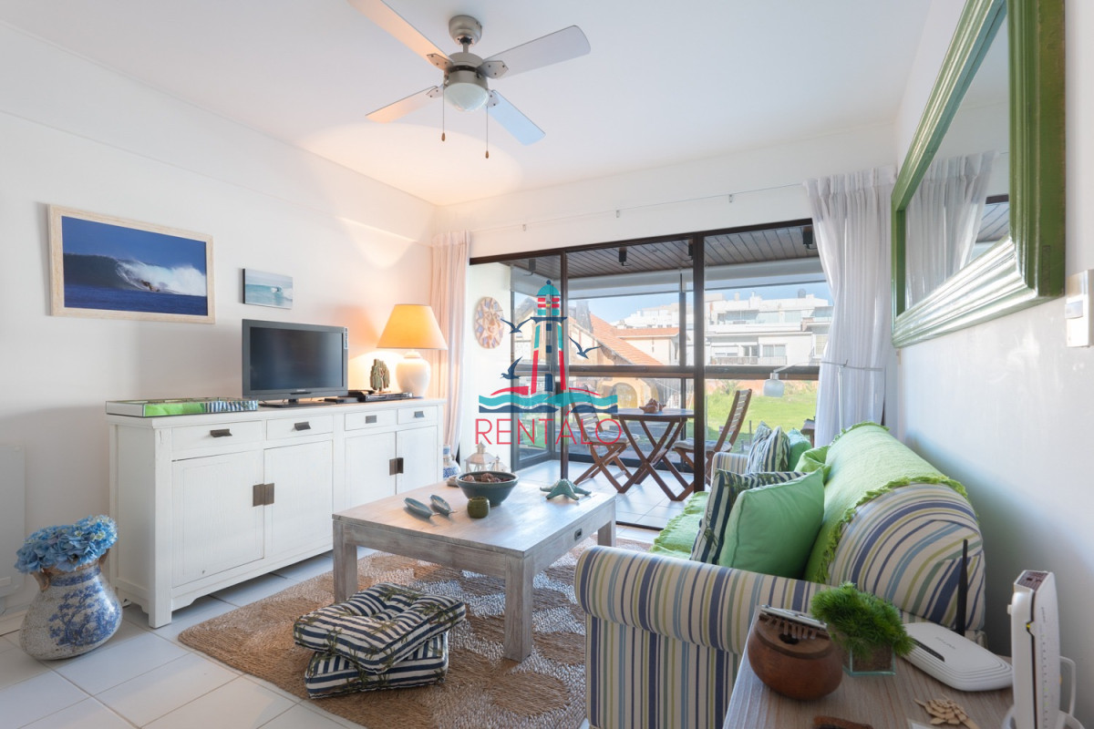 Apartamento ID.95 - Apartamento en venta de 2 dormitorios Punta del Este playa el Emir