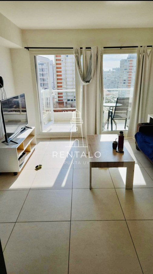 Apartamento ID.942 - Venta de apartamento de 2 Dormitorios en el corazón de la Península, Torre con servicios