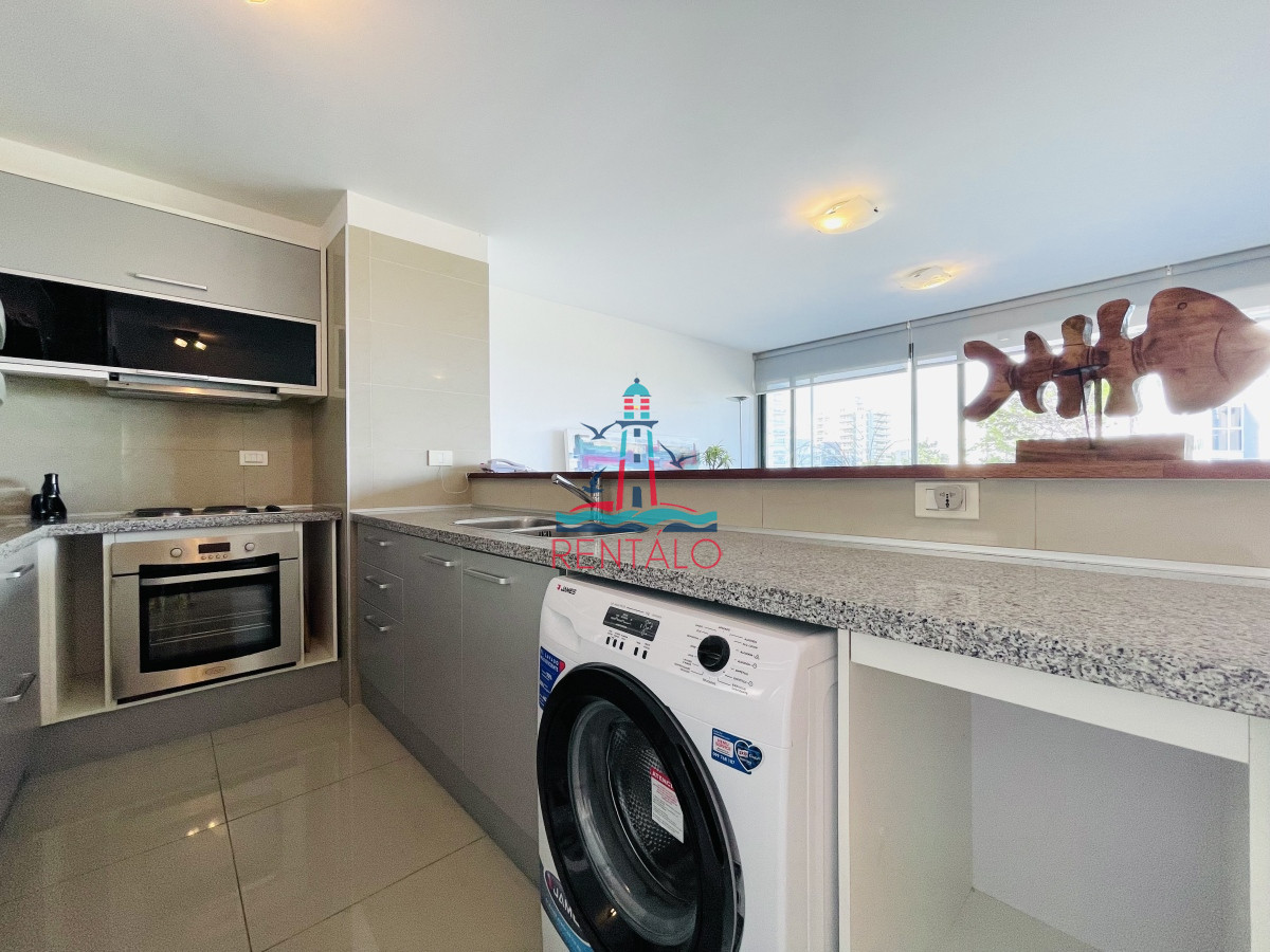 Apartamento ID.707 - Apartamento de 2 Dormitorios en Punta del este con Parrillero Frente a Playa Brava, Punta del Este