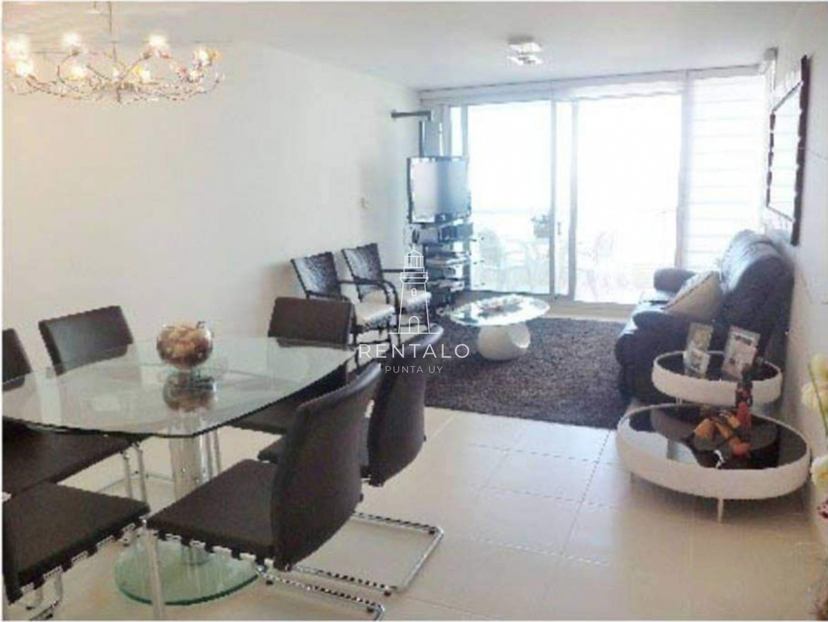Apartamento ID.1029 - Apartamento de 2 Dormitorios a metros del mar y torre moderna, playa Mansa, Punta del Este