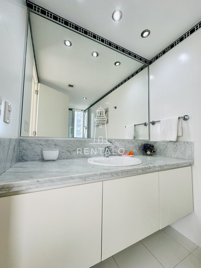 Apartamento ID.879 - Apartamento en venta 3 Dormitorios más Dependencia Punta del este playa brava, Torre Le Parc