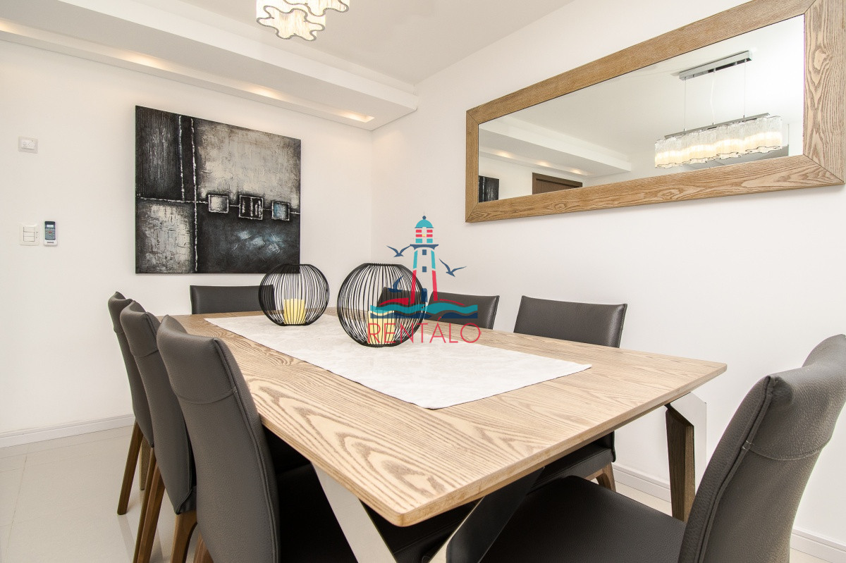 Apartamento ID.557 - Apartamento de 3 Dormitorios + Dependencia y Parrillero en Frente a Playa Brava, Punta del Este