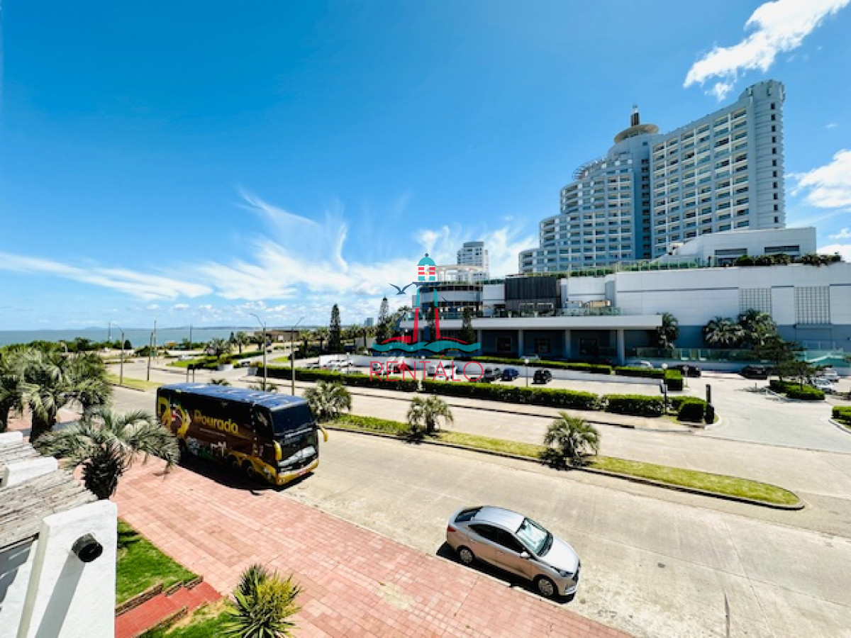 Apartamento ID.61 - Venta de apartamento de 3 dormitorios y 2 baños a metros del Mar en Playa Mansa