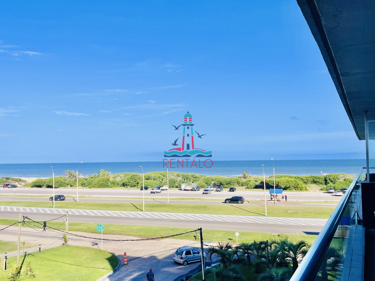 Apartamento ID.707 - Apartamento de 2 Dormitorios en Punta del este con Parrillero Frente a Playa Brava, Punta del Este