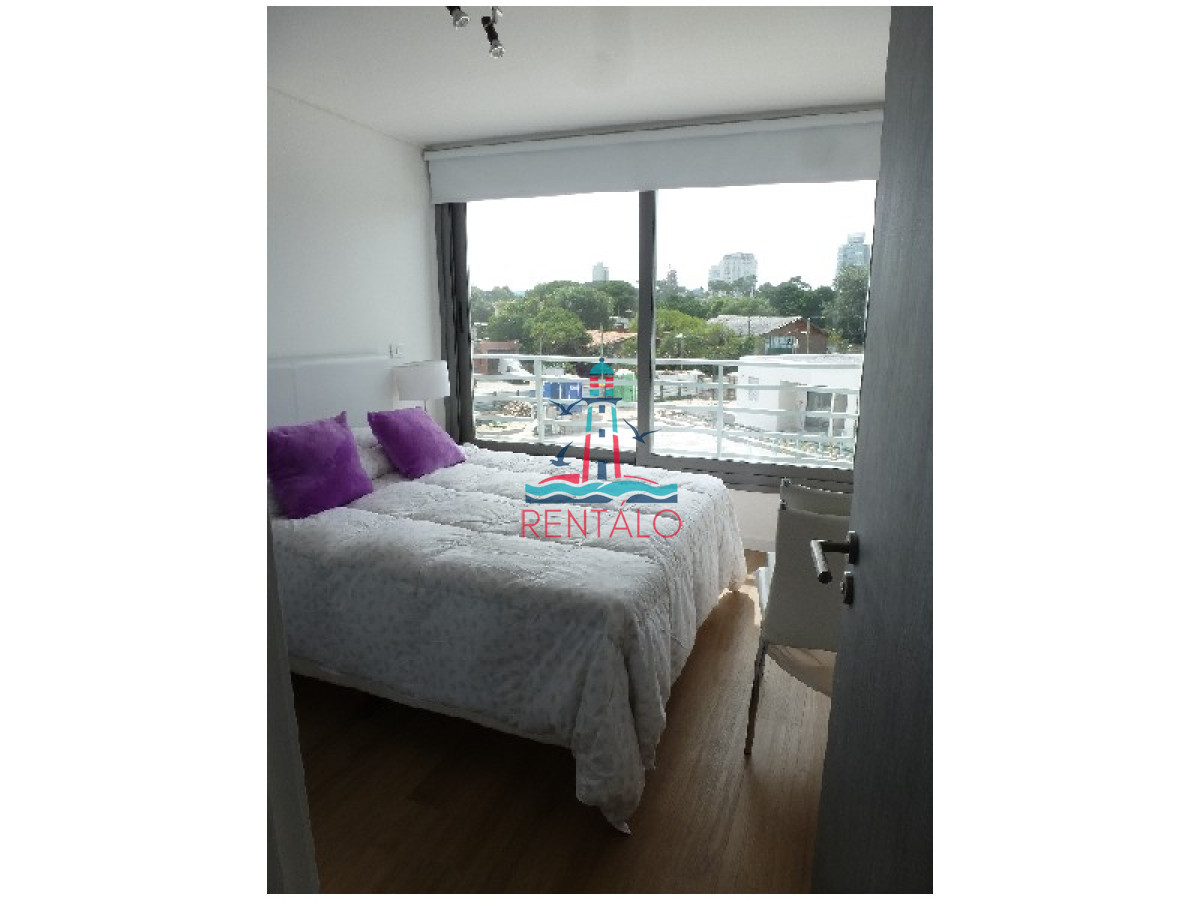 Apartamento ID.85 - Alquiler temporal de apartamento de dos dormitorios con dos baños en Playa Mansa, Punta del Este