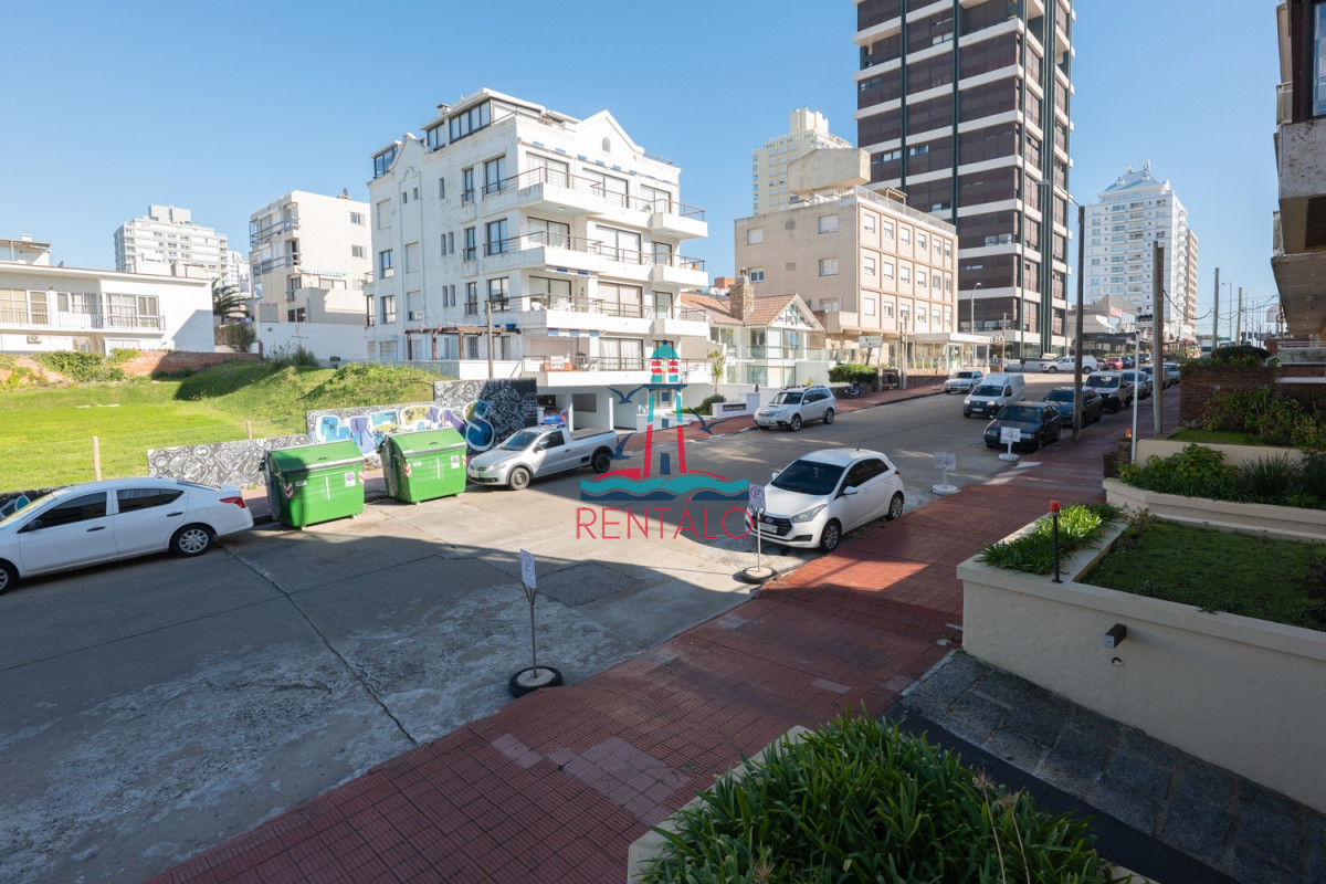 Apartamento ID.95 - Apartamento en venta de 2 dormitorios Punta del Este playa el Emir