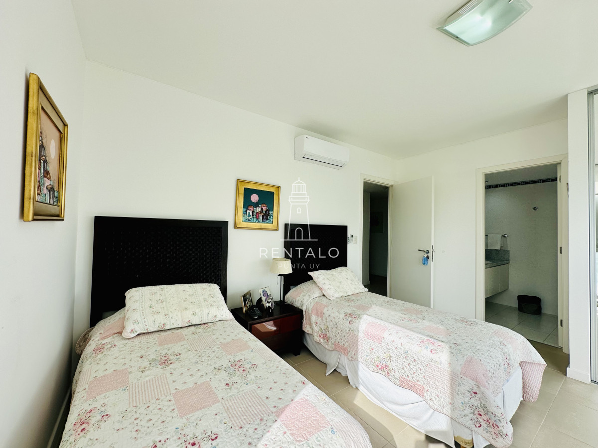 Apartamento ID.879 - Apartamento en venta 3 Dormitorios más Dependencia Punta del este playa brava, Torre Le Parc