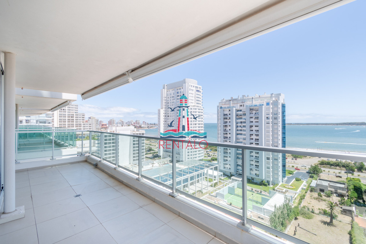 Apartamento ID.588 - Venta de Excelente Apartamento de 3 Dormitorios con Vista al Mar, Playa Mansa, Punta del Este